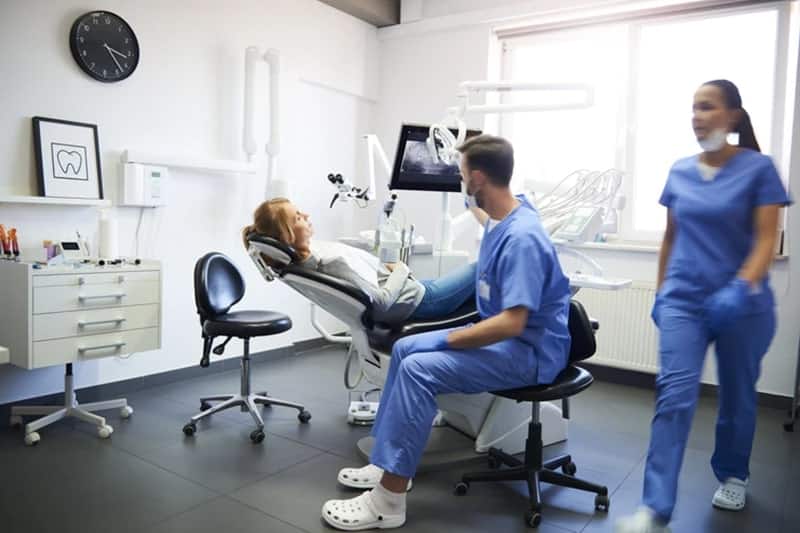 What to Expect After a Dental Implant Procedure